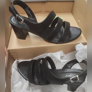 Cloudwalkers by Avenue ...NWT...Black Strappy Sandals 11W